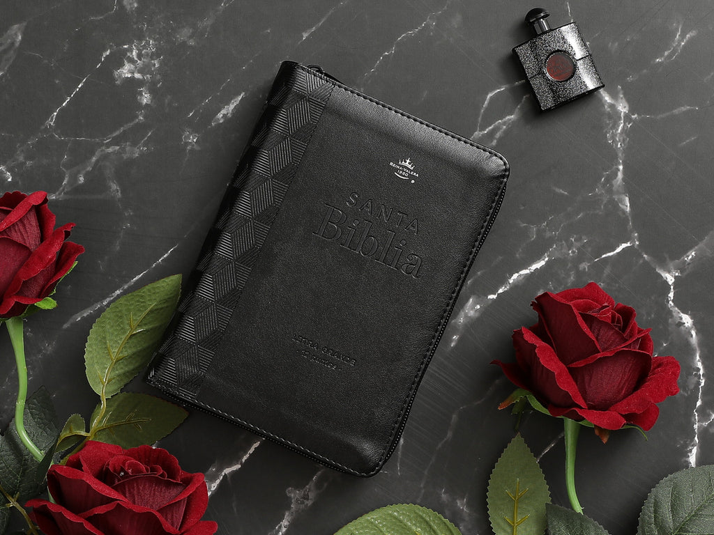 Biblia mediana con concordancia cierre canto dorado diseño geométrico color negro