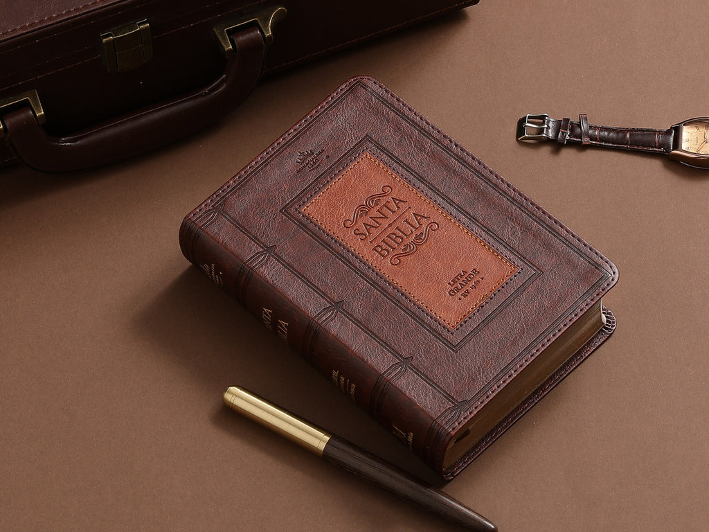 Biblia Mediana, versión 60, concordancia amplia 100 pág. canto dorado café