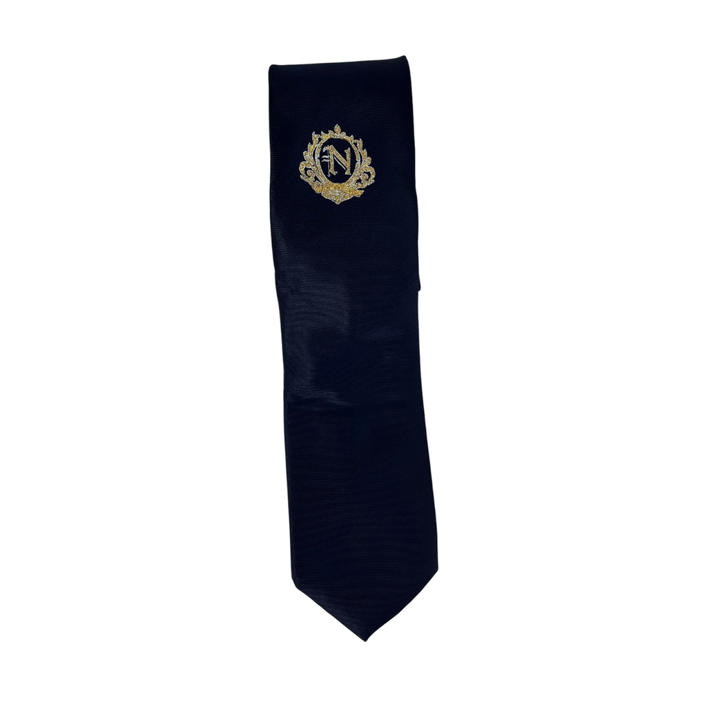 Corbata azul marino con escudo bordado