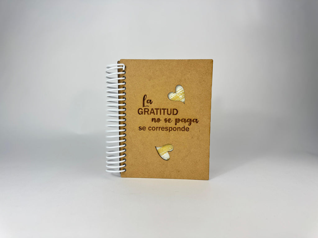LIBRETA MDF MODELO CORAZÓN
