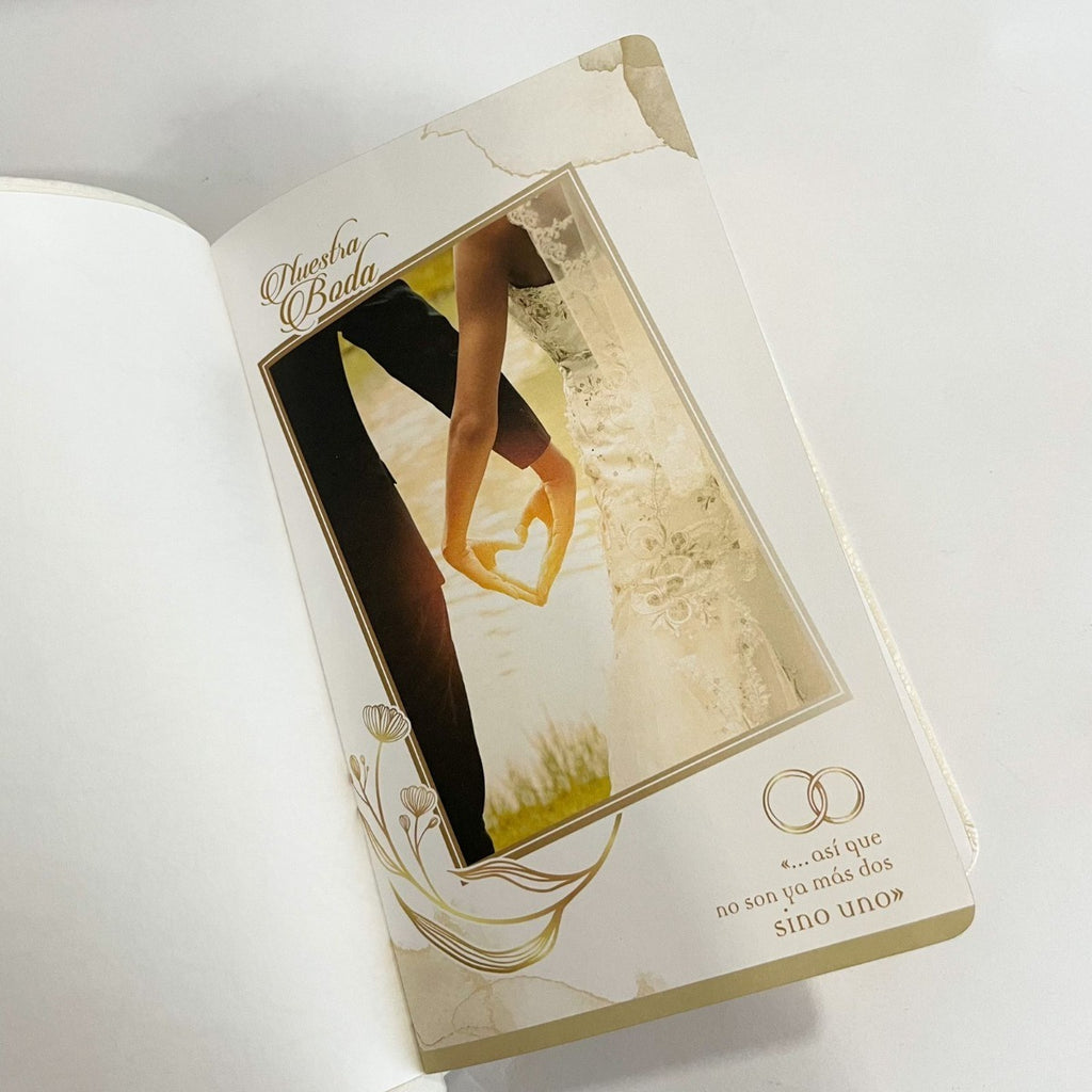 BIBLIA RVR1960 BODA COMPACTA LETRA GRANDE BLANCO Y ORO